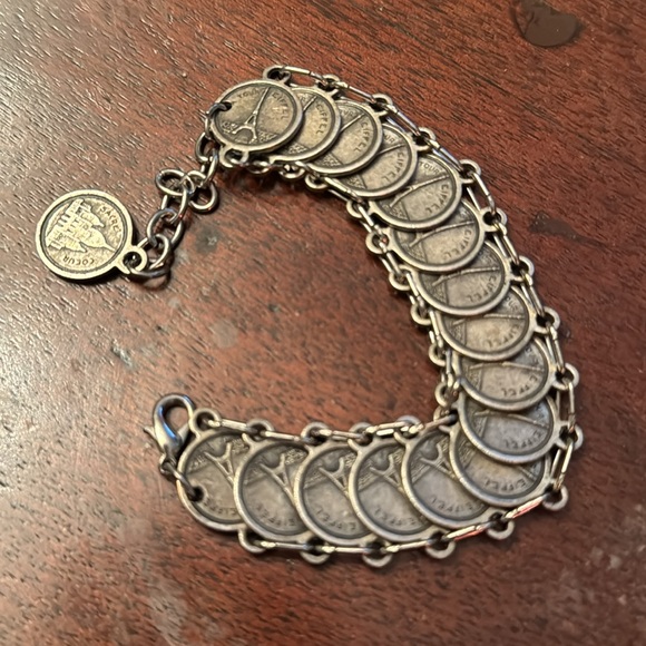 Vintage silver Paris France Tourist faux coin link bracelet - Picture 6 of 6